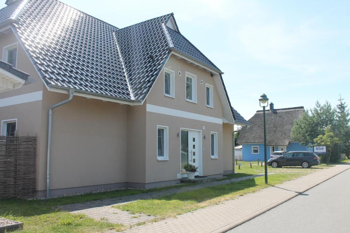 Ferienwohnung Blue In Born Buitenkant foto